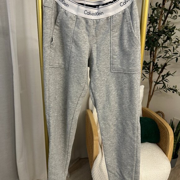Calvin Klein Sweatpants - Picture 1 of 3